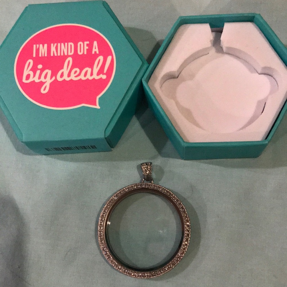 Origami Owl Legacy Locket XL w/Swarovski Crystals